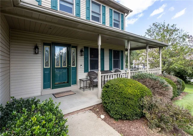 Photo 3 of Single family home for sale at 30 Westminster Pl, Pine Twp, PA 16127 | MLS# 1774311 | Listing updated on 2026-09-14