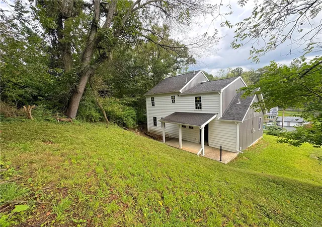 Photo 3 of Single family home for sale at 7651 Pennsylvania Ave, North Huntingdon, PA 15501 | MLS# 1774282 | Listing updated on 2026-09-26