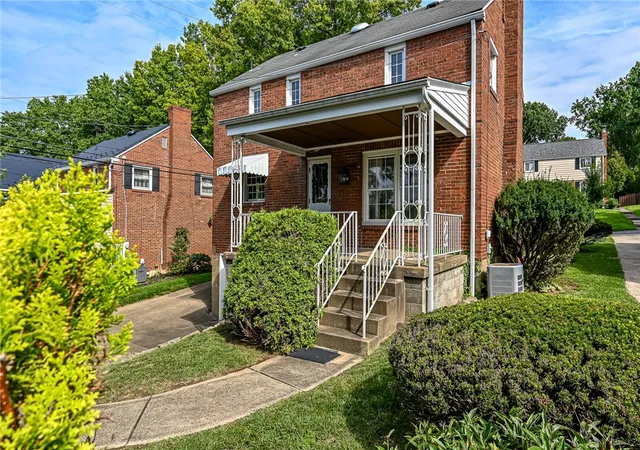 Photo 4 of Single family home for sale at 105 Orchard Spring Rd, Scott Twp, PA 15220 | MLS# 1774297 | Listing updated on 2026-09-14