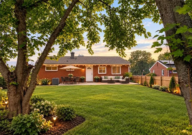 Photo 3 of Single family home for sale at 905 Lindsay Rd, Scott Twp, PA 15106 | MLS# 1773839 | Listing updated on 2026-09-14