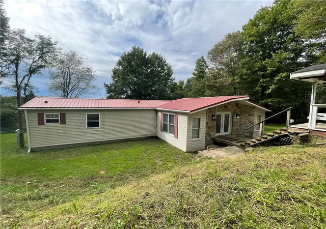 Photo 1 of Manufactured home for sale at 1567 Pulaski Mercer Rd, E Lackawannock Twp, PA 16137 | MLS# 1774283 | Listing updated on 2026-10-19