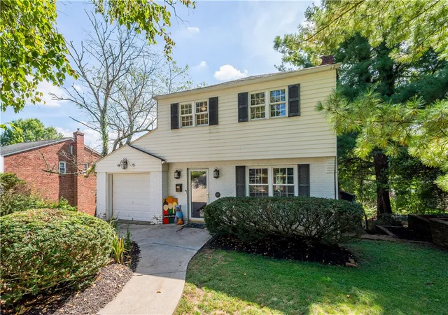 Photo 1 of Single family home for sale at 126 Senate Dr, Pleasant Hills, PA 15236 | MLS# 1774296 | Listing updated on 2026-10-20