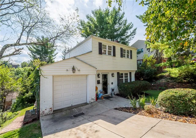 Photo 3 of Single family home for sale at 126 Senate Dr, Pleasant Hills, PA 15236 | MLS# 1774296 | Listing updated on 2026-10-03
