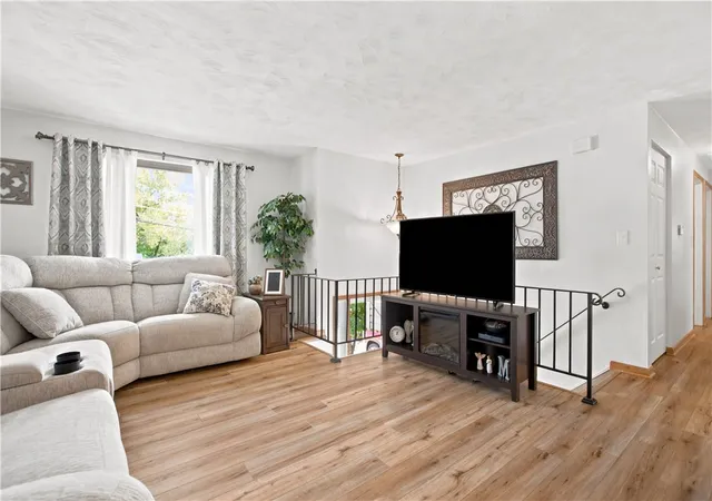 Photo 3 of Single family home for sale at 470 Crestview Dr, Plum Boro, PA 15239 | MLS# 1774098 | Listing updated on 2026-09-15