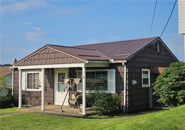 Photo 2 of Sale Pending at 459 Washington St, Springdale Boro, PA 15144 | MLS# 1774128 | Listing updated on 2026-09-21