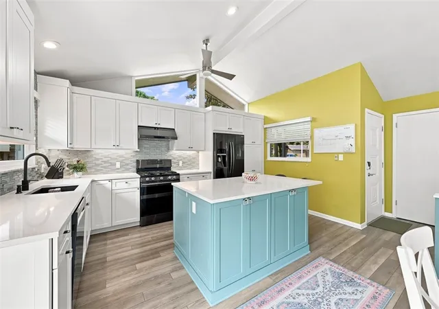 Photo 3 of Single family home for sale at 323 Tadmar Ave, Ross Twp, PA 15237 | MLS# 1773259 | Listing updated on 2026-09-25