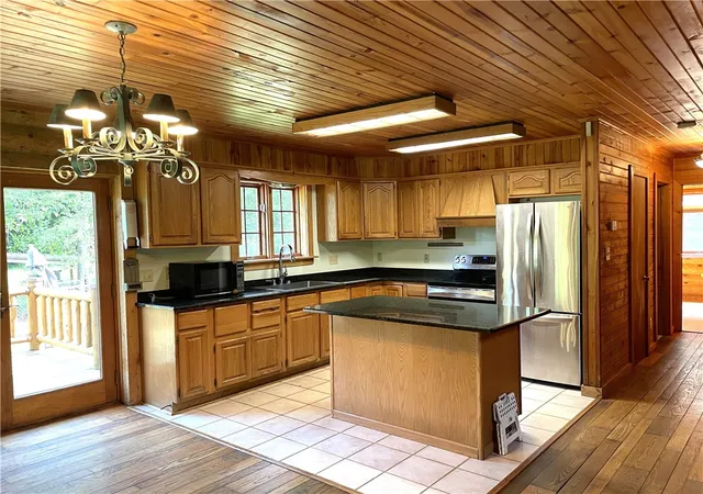 Photo 3 of Single family home for sale at 190 Sara Ln, Clinton Twp, PA 16374 | MLS# 1774374 | Listing updated on 2026-09-16