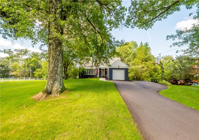 Photo 2 of Single family home for sale at 201 Oakhaven Dr, Moon/crescent Twp, PA 15108 | MLS# 1773489 | Listing updated on 2026-09-14