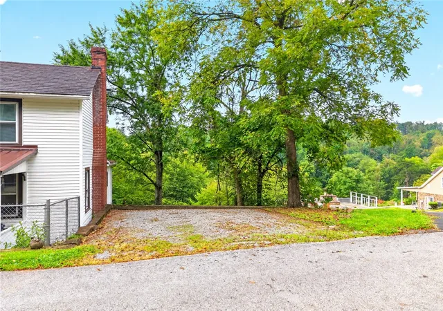 Photo 3 of Single family home for sale at 223 Lenkey Rd, Vanderbilt, PA 15486 | MLS# 1774260 | Listing updated on 2026-09-22