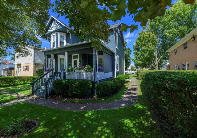 Photo 2 of Single family home for sale at 426 W Diamond St, City Of But Sw, PA 16001 | MLS# 1774413 | Listing updated on 2026-09-28