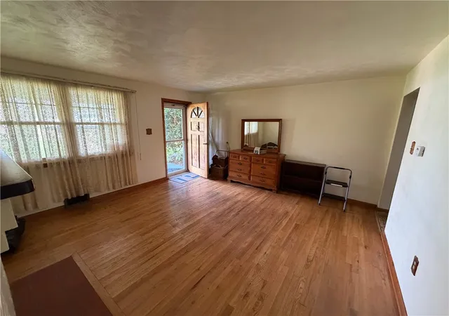 Photo 3 of Single family home for sale at 802 Glencairn St, West Mifflin, PA 15122 | MLS# 1774346 | Listing updated on 2026-09-14