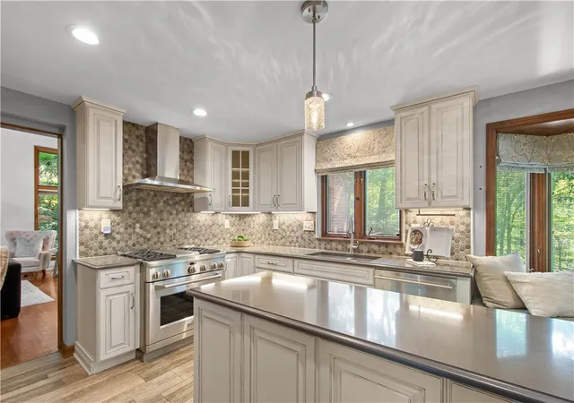 Photo 3 of Single family home for sale at 116 Bethany Dr, Peters Twp, PA 15317 | MLS# 1774023 | Listing updated on 2026-09-14