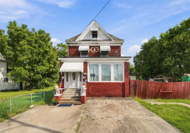 Single family home for sale at 254 Ridge Ave, New Kensington, PA 15068 | MLS# 1774405