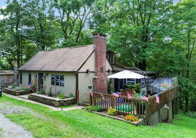 Single family home for sale at 701 Trillium Ct, Pine Twp, PA 15090 | MLS# 1774368