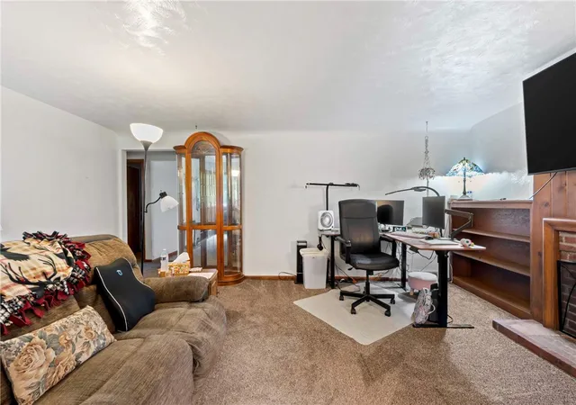 Photo 3 of Single family home for sale at 701 Trillium Ct, Pine Twp, PA 15090 | MLS# 1774368 | Listing updated on 2026-09-14