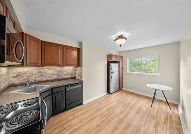 Photo 3 of Single family home for sale at 1824 Saint Paul St, South Side, PA 15203 | MLS# 1774299 | Listing updated on 2026-10-16