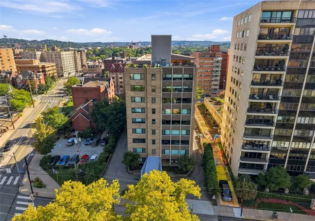 Photo 2 of Condo for sale at 154 N Bellefield Ave #42, Oakland, PA 15213 | MLS# 1773384 | Listing updated on 2026-10-19