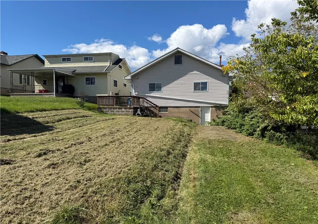 Photo 3 of Single family home for sale at 205 University St, Verona, PA 15147 | MLS# 1774470 | Listing updated on 2026-09-30