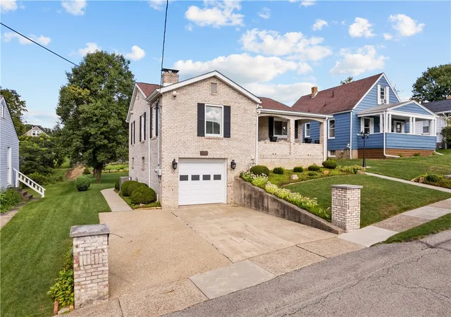 Photo 3 of Single family home for sale at 1826 Polk St, Aliquippa, PA 15001 | MLS# 1774234 | Listing updated on 2026-10-02