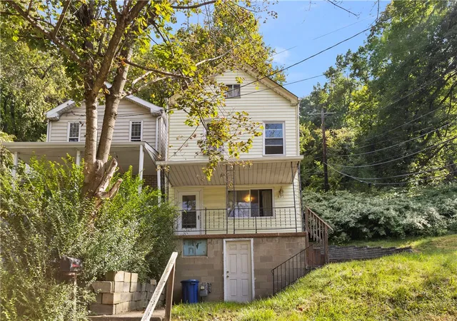 Photo 2 of Single family home for sale at 551 Lime, Mt Washington, PA 15220 | MLS# 1774295 | Listing updated on 2026-09-14
