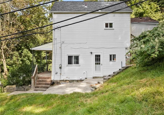 Photo 3 of Single family home for sale at 551 Lime, Mt Washington, PA 15220 | MLS# 1774295 | Listing updated on 2026-09-14