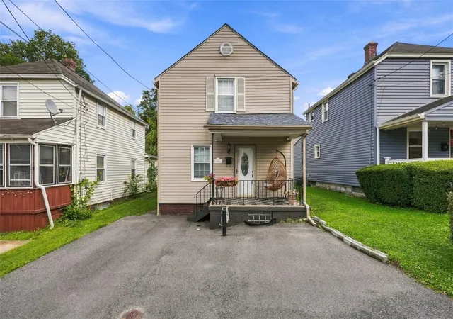 Photo 2 of Single family home for sale at 619 Aylesworth Ave, Bridgeville, PA 15017 | MLS# 1774468 | Listing updated on 2026-09-14