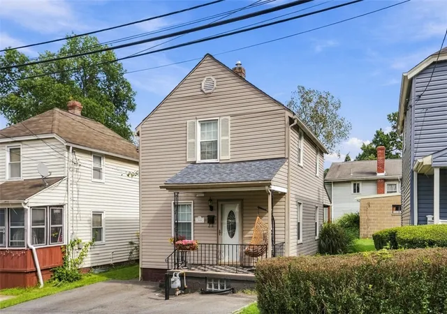 Photo 3 of Single family home for sale at 619 Aylesworth Ave, Bridgeville, PA 15017 | MLS# 1774468 | Listing updated on 2026-09-14