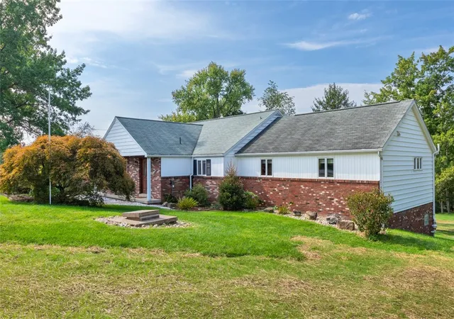 Photo 2 of Single family home for sale at 5374 Sardis Rd, Murrysville, PA 15668 | MLS# 1774499 | Listing updated on 2026-10-04