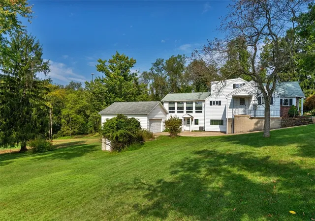 Photo 3 of Single family home for sale at 5374 Sardis Rd, Murrysville, PA 15668 | MLS# 1774499 | Listing updated on 2026-10-04