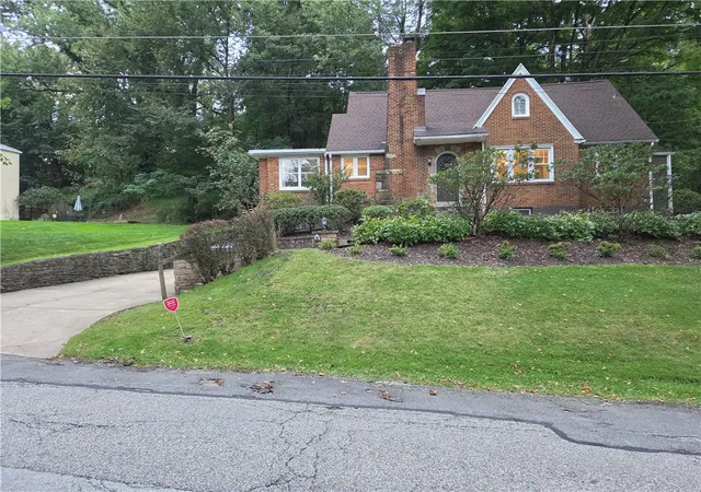 Photo 3 of Single family home for sale at 133 Spring Grv, Penn Hills, PA 15235 | MLS# 1774498 | Listing updated on 2026-09-15