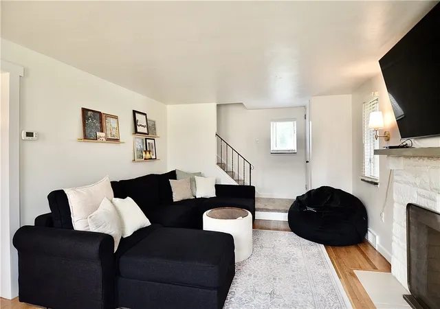Photo 3 of Single family home for sale at 3056 Earlsmere Ave, Dormont, PA 15216 | MLS# 1773870 | Listing updated on 2026-09-15