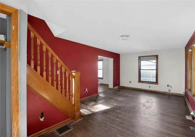 Photo 4 of Single family home for sale at 122 W Main St, Greenville Boro, PA 16125 | MLS# 1774514 | Listing updated on 2026-09-30