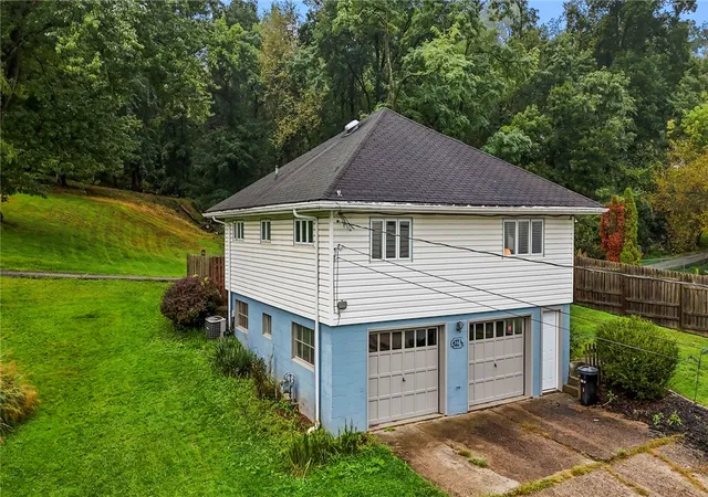 Photo 3 of Sale Pending at 432 E 1/2 Prospect Ave, City Of Washington, PA 15301 | MLS# 1774535 | Listing updated on 2026-10-13