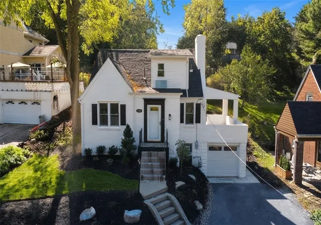 Photo 1 of Single family home for sale at 1305 Glencoe Ave, Green Tree, PA 15205 | MLS# 1774345 | Listing updated on 2026-10-12
