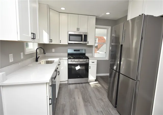 Photo 4 of Single family home for sale at 1305 Glencoe Ave, Green Tree, PA 15205 | MLS# 1774345 | Listing updated on 2026-10-30