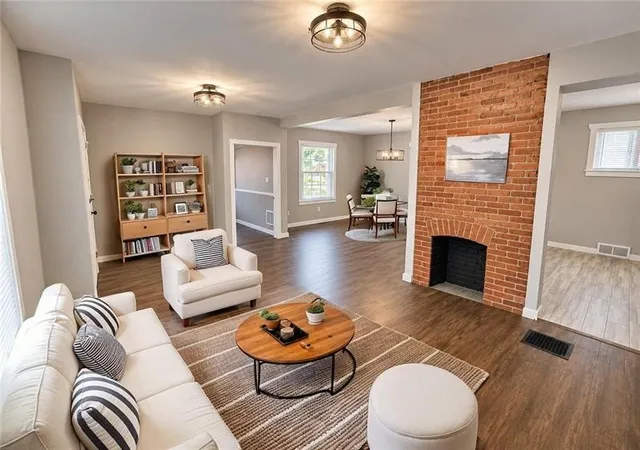 Photo 1 of Single family home for sale at 404 Washington Ave, Oakmont, PA 15139 | MLS# 1774333 | Listing updated on 2026-10-14