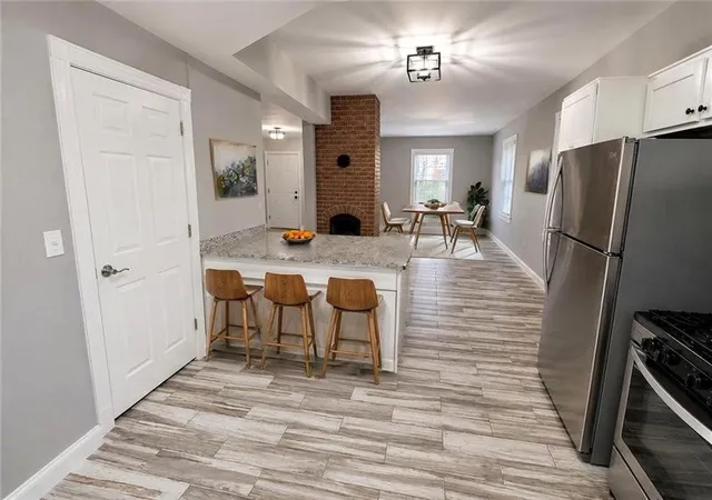 Photo 4 of Single family home for sale at 404 Washington Ave, Oakmont, PA 15139 | MLS# 1774333 | Listing updated on 2026-10-14