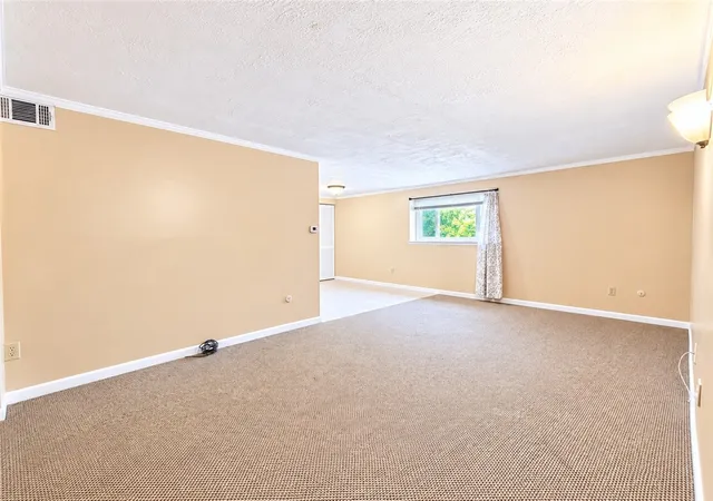 Listing Photo 4 - Condo for sale in building located at 2457 Brk Ledge Rd, Bridgeville, PA 15017 - Unit #12A