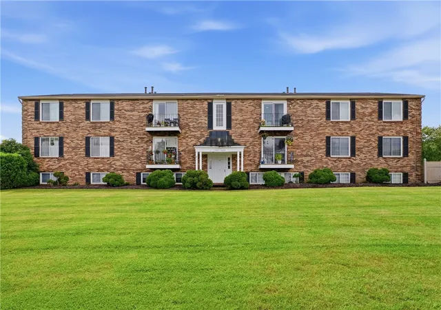 Photo 3 of Condo for sale at 1616 Jefferson Ridge Dr, Jefferson Hills, PA 15025 | MLS# 1774519 | Listing updated on 2026-10-21