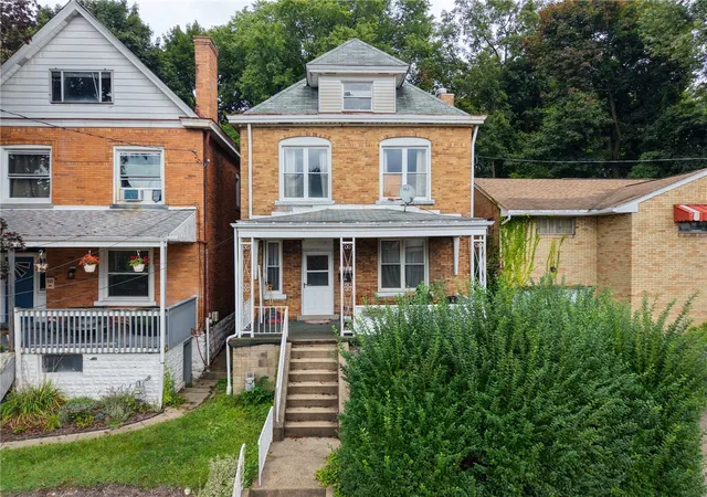 Photo 2 of Single family home for sale at 528 Roosevelt Ave, Bellevue, PA 15202 | MLS# 1774612 | Listing updated on 2026-10-12