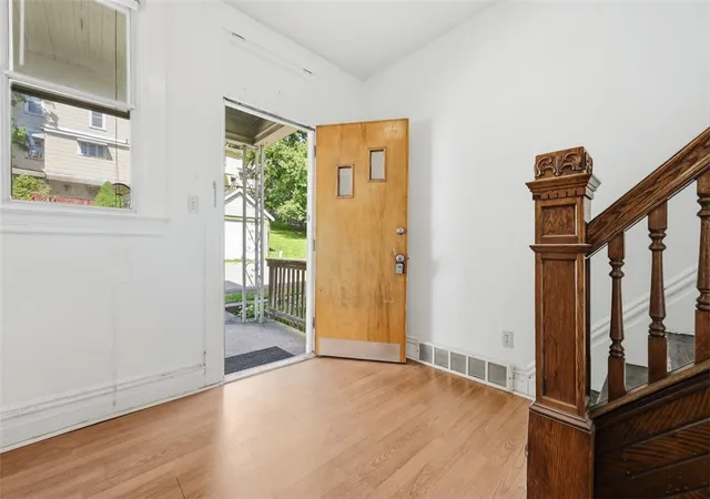 Photo 3 of Single family home for sale at 10 Orchard Ave, Shaler, PA 15223 | MLS# 1774400 | Listing updated on 2026-10-15