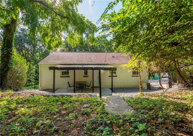 Photo 3 of Single family home for sale at 213 Oak St, Avalon, PA 15202 | MLS# 1774719 | Listing updated on 2026-10-12