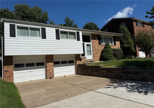Photo 2 of Single family home for sale at 441 Springdale Dr, Penn Hills, PA 15235 | MLS# 1774544 | Listing updated on 2026-10-17