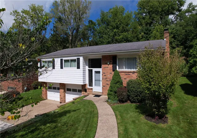 Photo 3 of Single family home for sale at 441 Springdale Dr, Penn Hills, PA 15235 | MLS# 1774544 | Listing updated on 2026-10-17