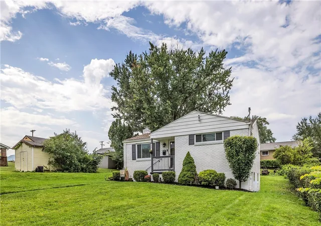 Photo 3 of Single family home for sale at 207 Clifford Ave, O'hara, PA 15238 | MLS# 1774392 | Listing updated on 2026-10-13