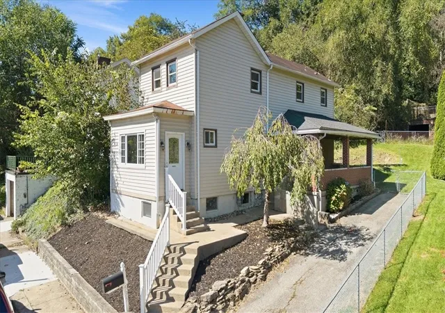 Photo 2 of Sale Pending at 535 Justus Ave, Carnegie, PA 15106 | MLS# 1774795 | Listing updated on 2026-10-12
