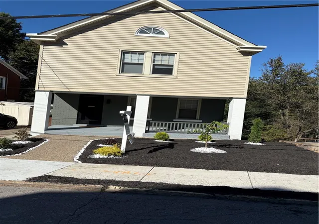 Photo 2 of Single family home for sale at 641 Center Ave, Avalon, PA 15202 | MLS# 1774855 | Listing updated on 2026-10-18
