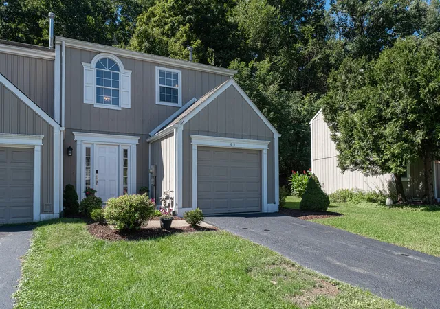 Photo 1 of Townhouse for sale at 65 New London Ln, Oakmont, PA 15139 | MLS# 1774872 | Listing updated on 2026-10-19