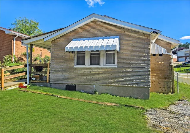 Photo 1 of Single family home for sale at 814 Beech St, City Of Washington, PA 15301 | MLS# 1774691 | Listing updated on 2026-10-22