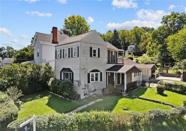 Photo 2 of Single family home for sale at 1600 Ballinger St, Brookline, PA 15210 | MLS# 1773784 | Listing updated on 2026-10-11
